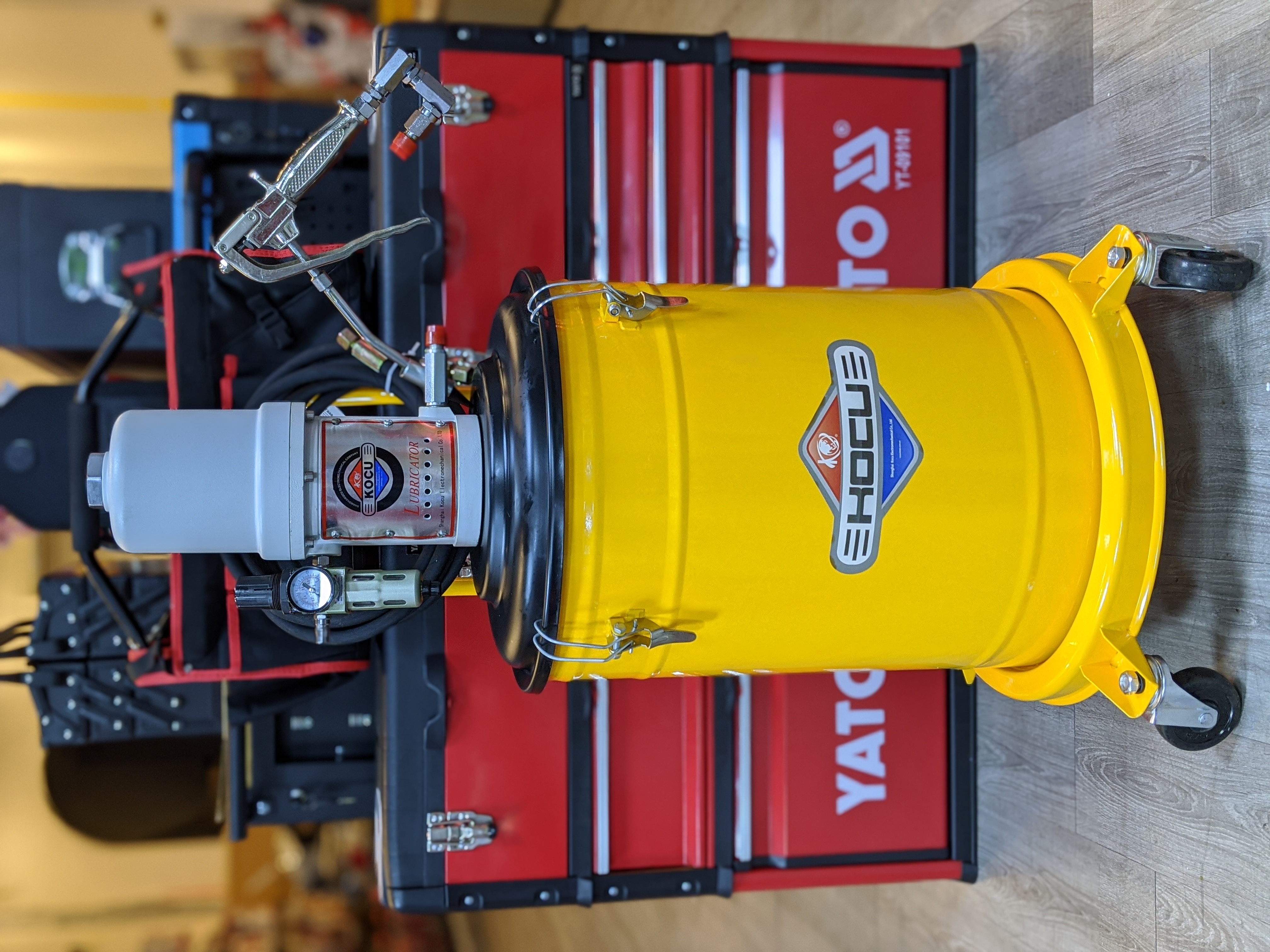 Máy Bơm Mỡ Dùng Khí Nén 45 Lít KOCU GZ-85B