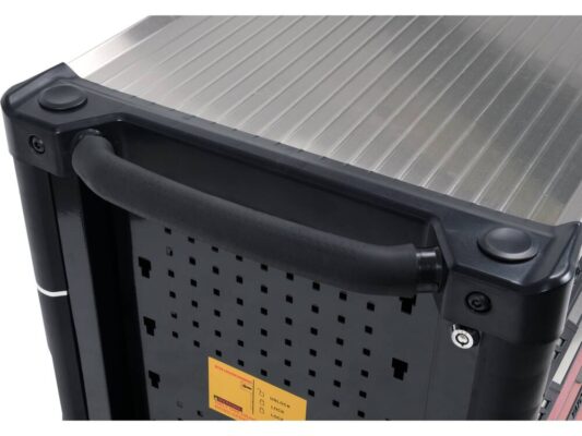 Mặt tủ làm từ inox tăng cường chịu lực, chống xước, chống rỉ, vệ sinh dễ dàng