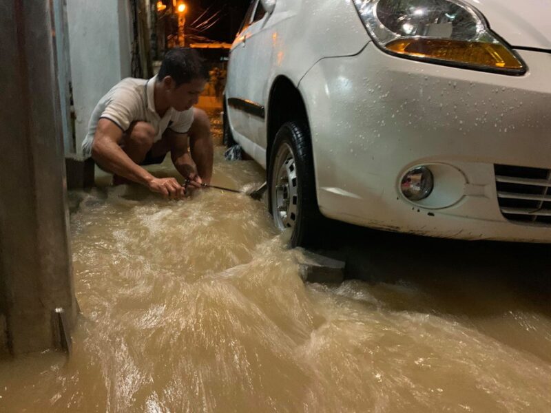 Máy rửa xe rửa nhà sau ngập lũ - Giải pháp vệ sinh hiệu quả Máy rửa xe rửa nhà sau ngập lũ - Giải pháp vệ sinh hiệu quả