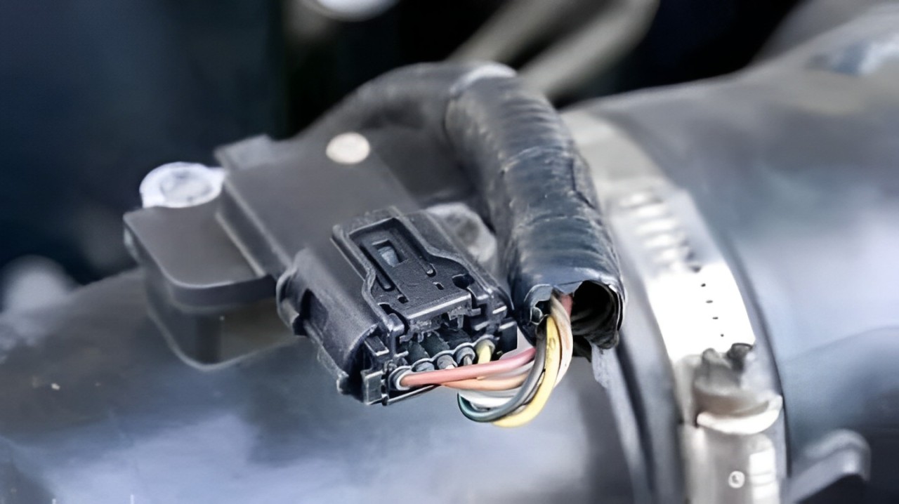 Hiểu Về Đèn Check Engine – Nguyên Nhân, Cách Xử Lý & Các Mã DTC Thông Dụng