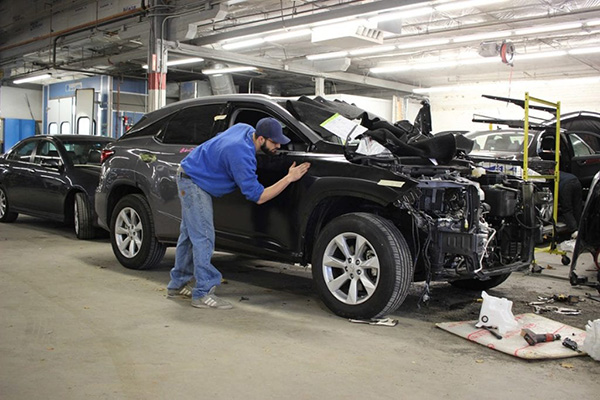 Chiến Lược Để Xưởng Ô Tô Tiếp Cận Thành Công Phân Khúc Xe Sang/Đức