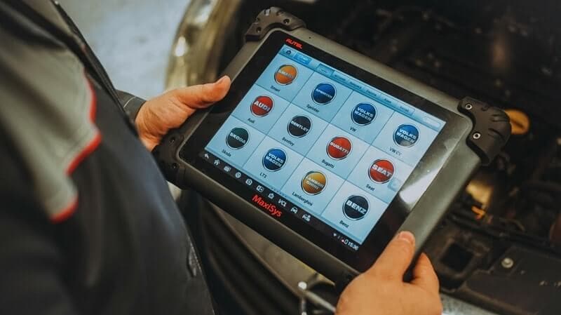 Review Thiết Bị: Sử Dụng Máy Chẩn Đoán Lỗi Để Minh Bạch Hóa Với Khách Hàng Review Thiết Bị: Sử Dụng Máy Chẩn Đoán Lỗi Để Minh Bạch Hóa Với Khách Hàng