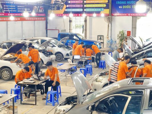 Học Sửa Xe Điện Nhanh, Hiệu Quả: Kết Hợp Thực Hành Cùng Tài Nguyên Miễn Phí