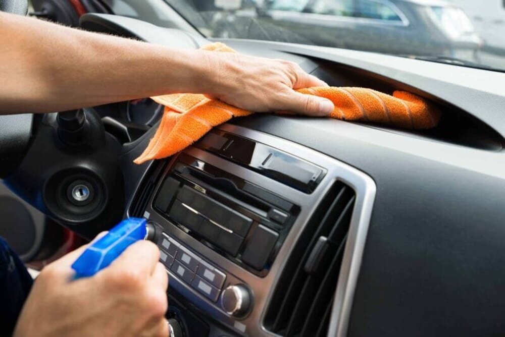 Cách chăm sóc nội thất ô tô mùa mưa bão để tránh mùi ẩm mốc khó chịu