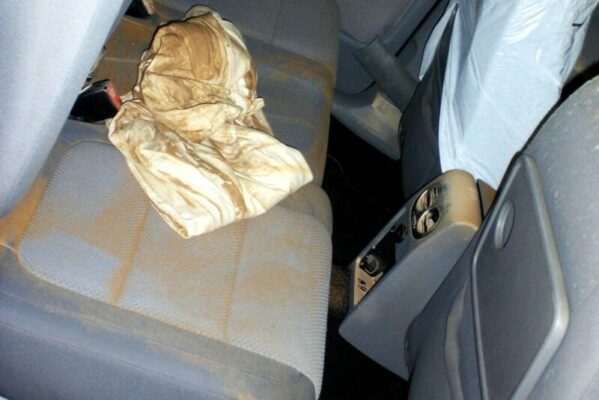 Sấy Khô Nội Thất Ô Tô Chuẩn Garage: Hút Nước, Thổi Khí Và Chống Ẩm Mốc