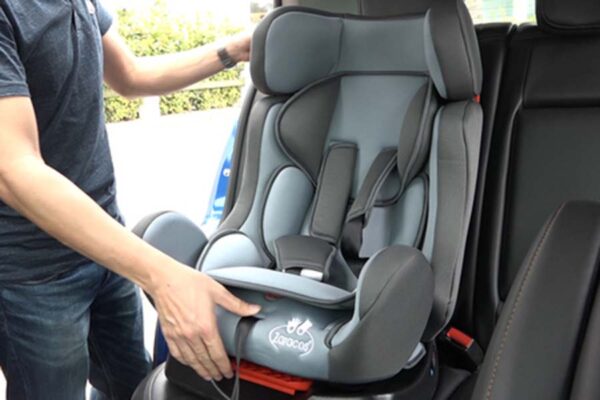 Tìm Hiểu Quy Định Ghế An Toàn Cho Trẻ Em Trên Ô Tô Hiệu Lực 1/1/2026