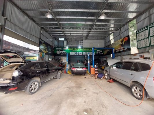 Kiểm Tra Định Kỳ Ô Tô 2025: 12 Hạng Mục Bắt Buộc Gara & Đăng Kiểm