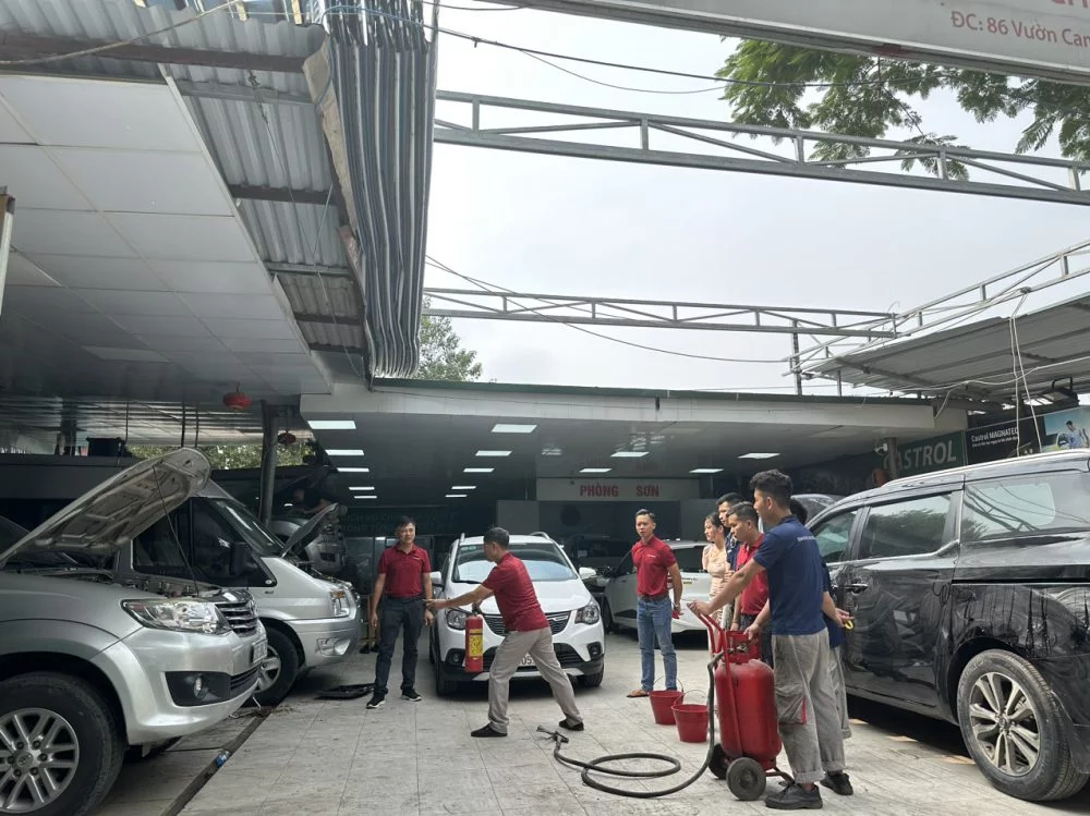 Khách Sửa Xe Xong Không Trả Tiền – Gara Có Được Giữ Xe Không?