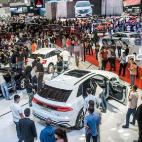 Gara Có Được Giữ Giấy Tờ Xe Khi Khách Còn Nợ Tiền?