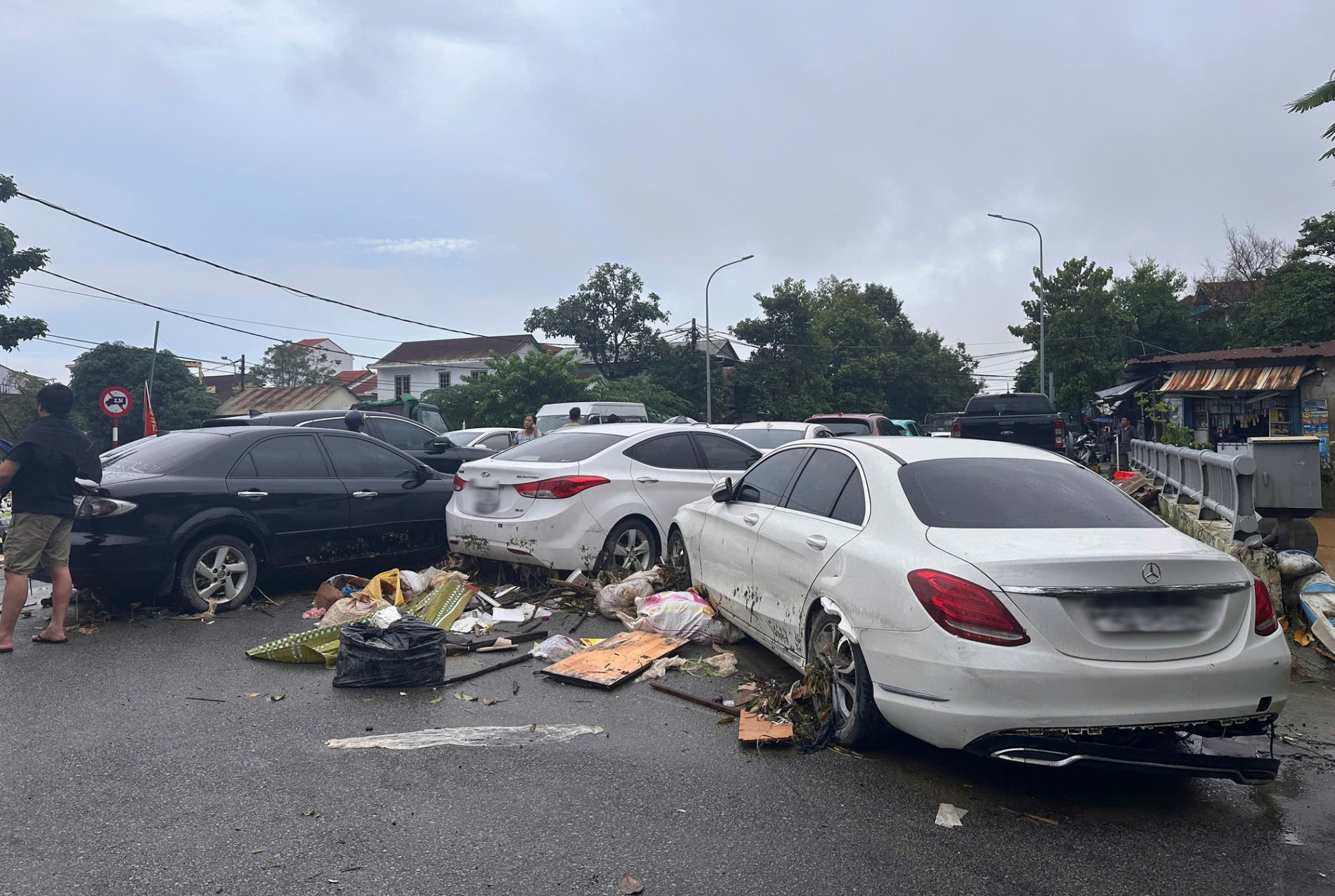 Khách Bùng Tiền Sửa Xe – Chủ Gara Đừng Làm 3 Việc Này Kẻo Dính Pháp Lý