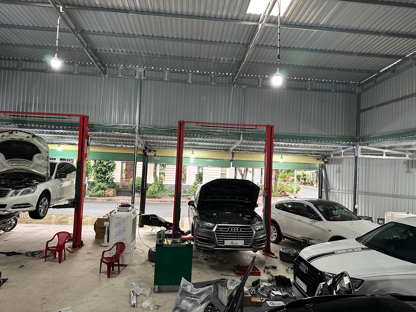 Chủ Gara Mới Mở – Sai Lầm Khi Quá Tin Khách Quen