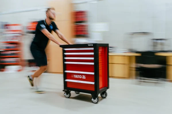 Tủ Đồ Nghề YATO YT-55300 Có Phù Hợp Cho Gara Chuyên Nghiệp Không?