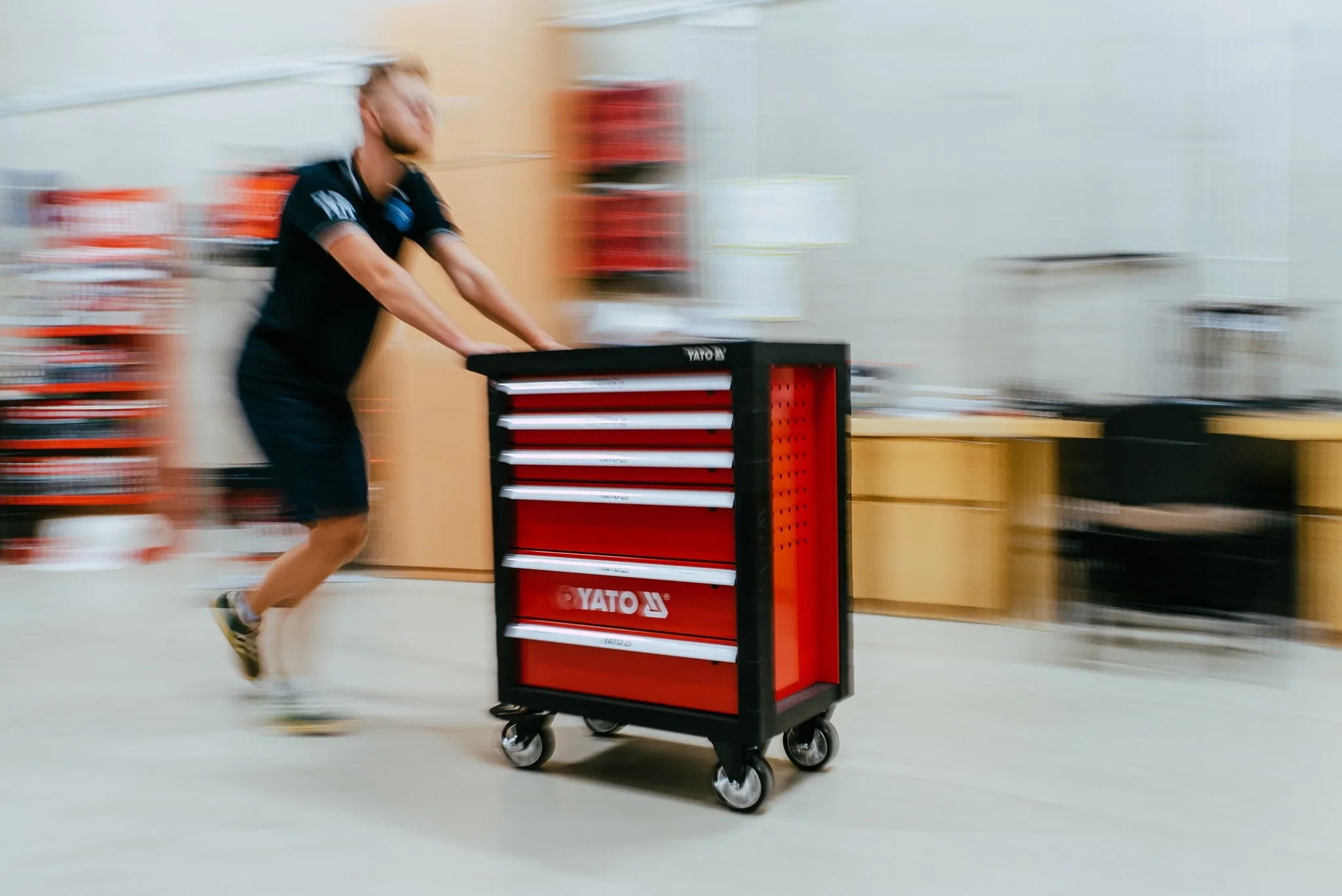 Tủ Đồ Nghề YATO YT-55300 Có Phù Hợp Cho Gara Chuyên Nghiệp Không?