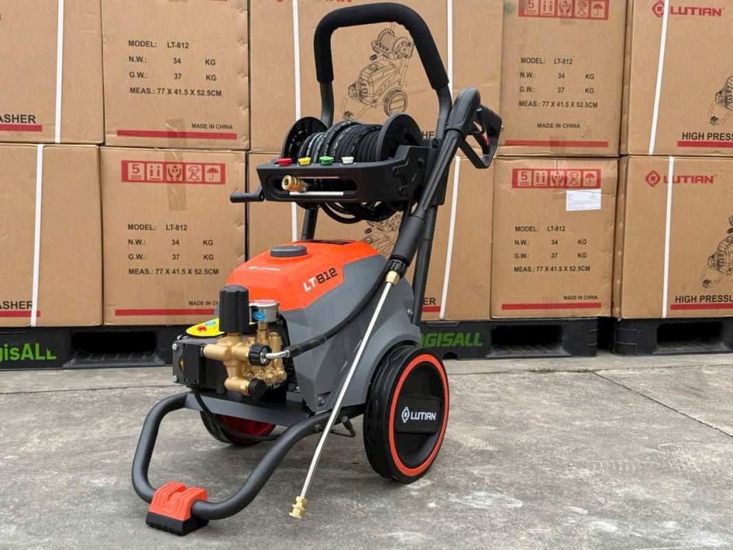 Máy Rửa Xe Cao Áp Lutian LT812 - 3KW, 160Bar, Rulo Dây 15m